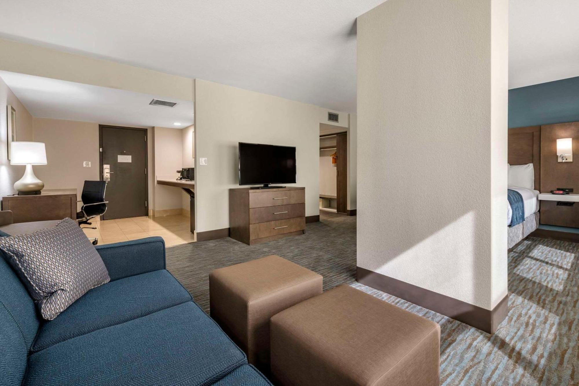 Comfort Inn & Suites Downtown Brickell-Port Of Miami Exterior photo